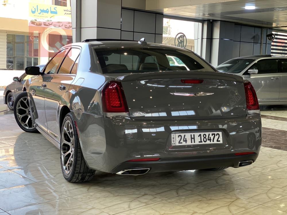 کرایسلەر 300